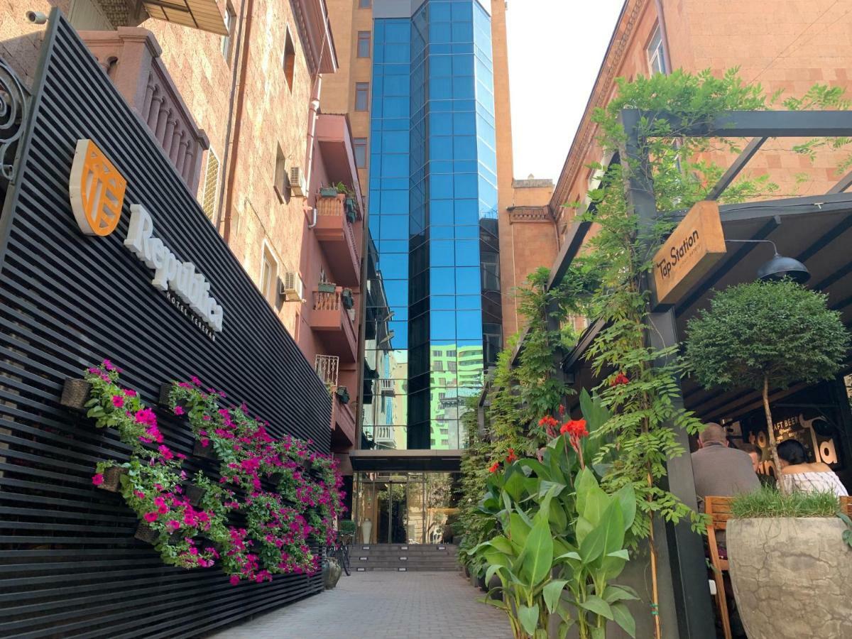 Republica Hotel Yerevan Exterior photo